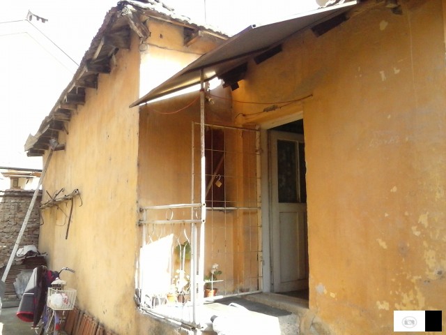 Se Prodavaat 2 Kukji- Dukjandzik-bit Pazar