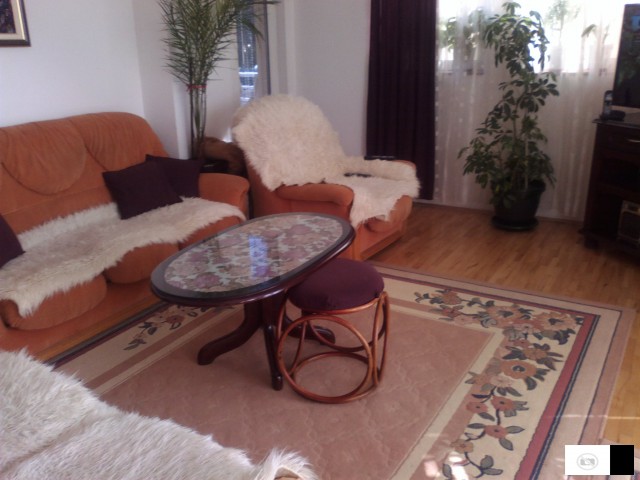 Prodavam Trosoben Stan Vo Strog Centar Na Ohrid