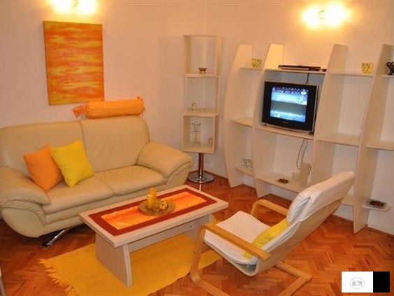 Izdavam Namesten Stan