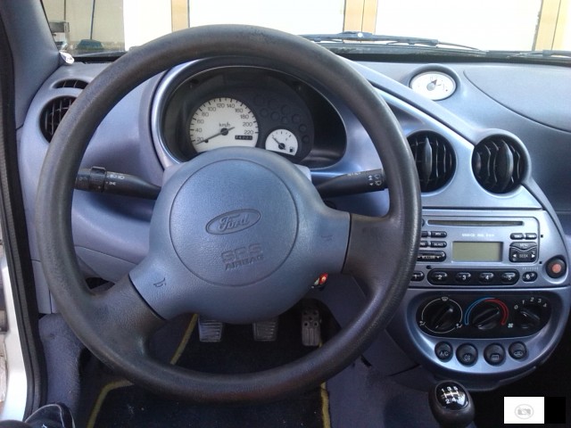 Продавам Ford Ka