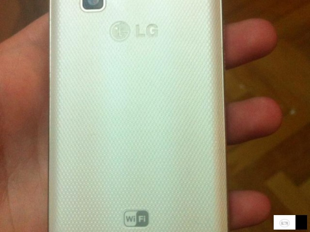 се продава мобилен Lg T 385
