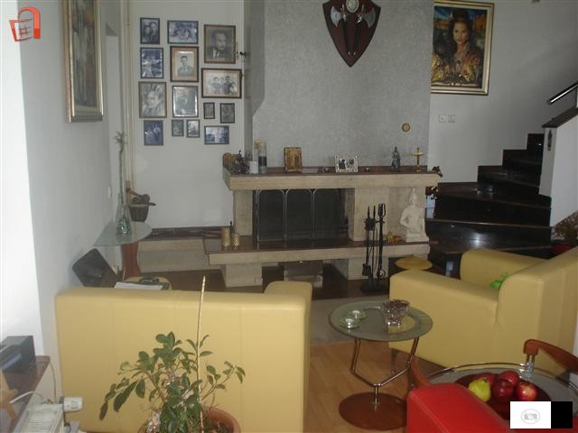 Ekskluzivna Semejna Kuka -kompletno Namesten