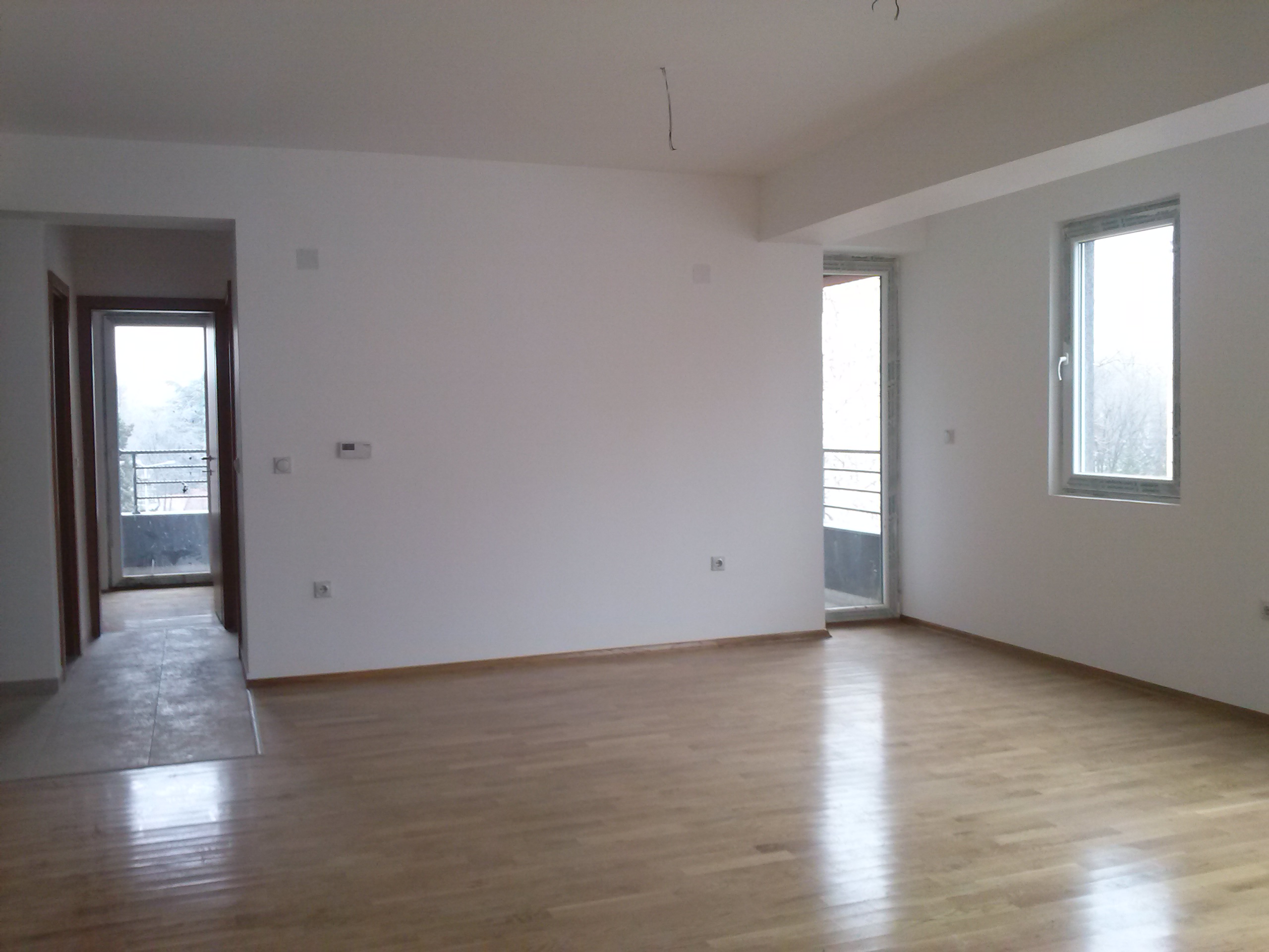 Се продава стан новоградба од 64m2 + 5m2 тераси.