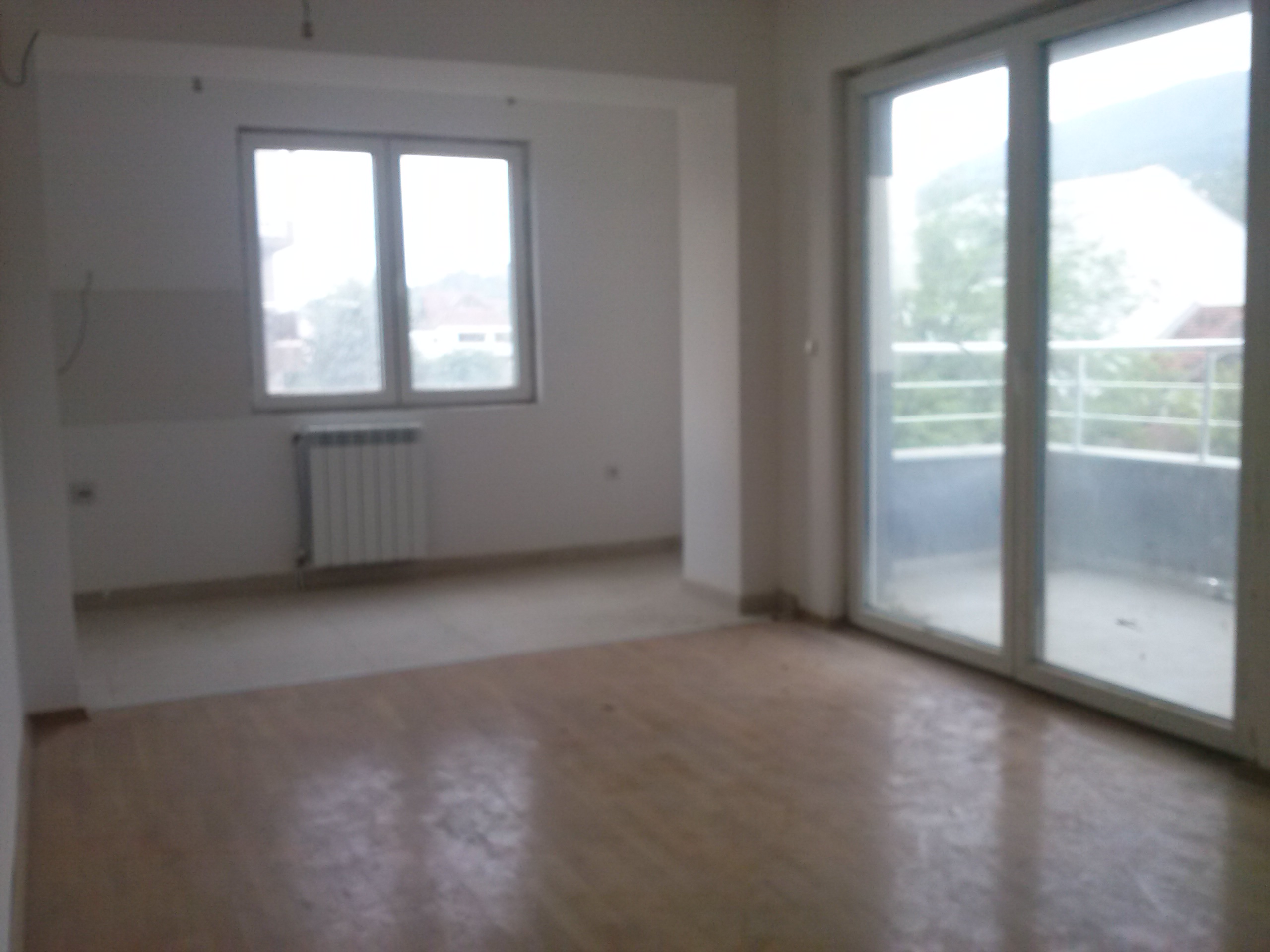 Се продава нов стан од 75m2+3m2 тераса во Порта Ко