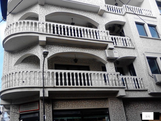 Se Izdavaat Dva 5 Sobni Stana Vo Debar Maalo