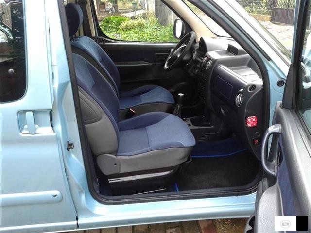 Prodavam Citroen Berlingo 2.0 Hdi Multispace-2004 