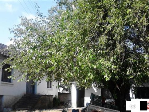 Prodavam I Menuvam Za Stan Kuka I Plac-070376604