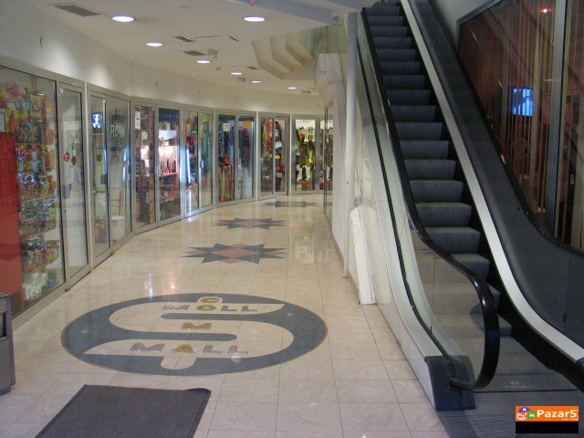 Se Prodava Trgovskiot Centat Coma Mol Struga