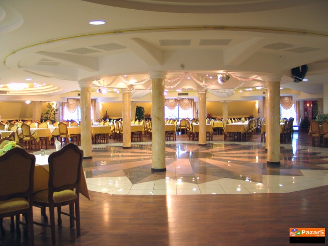 Se Prodava Trgovskiot Centat Coma Mol Struga