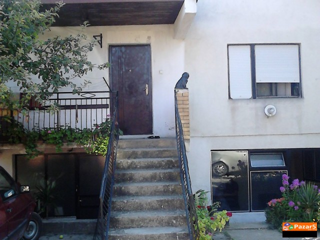 Se Prodava Kuka Vo Lisice (ostrovska)