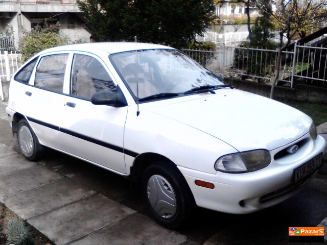 Kia Avela 2000 God