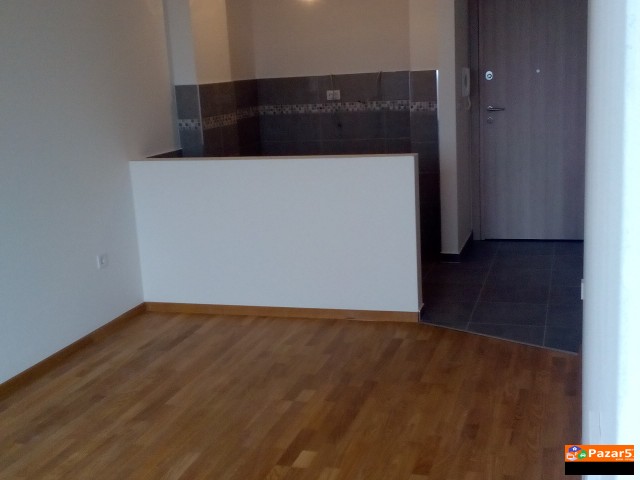 Se Izdavam Ne Opremen Stan