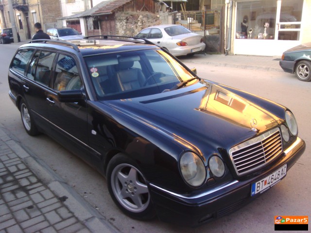 Mercedes E 300 Td-odlicen