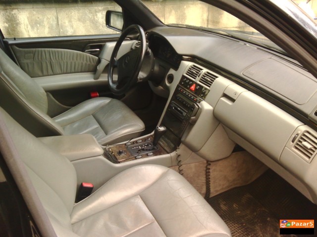 Mercedes E 300 Td-odlicen