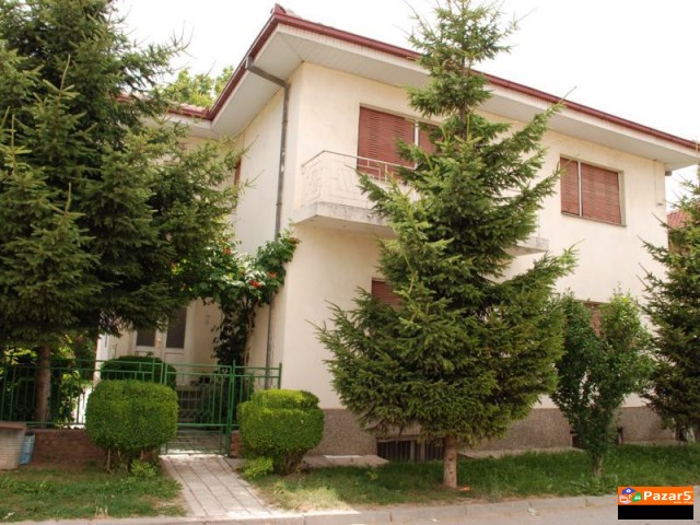 Izdavanje Na Sobi Vo Centar Na Berovo \