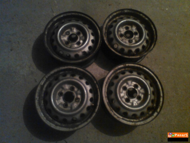 Prodavam Ili Menuvam Bandazi Za Nissan 13