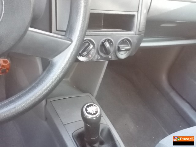 Se Prodava Wolksvagen Polo 1.2 2002g.