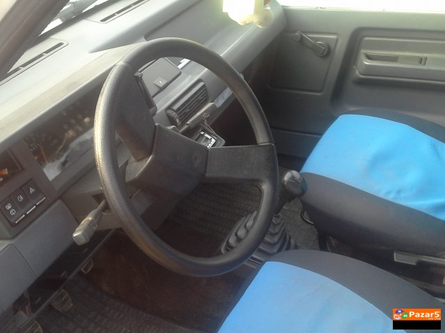 Se Prodava  Reno 5 Campus 