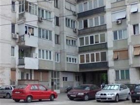 Се продава стан од 100 м2 и 12 м2 тераса -- Чешма