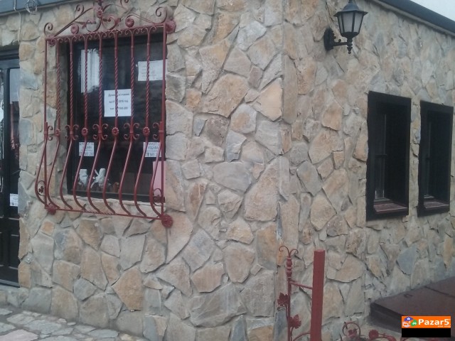 Se Izdava Dukan  12 M2