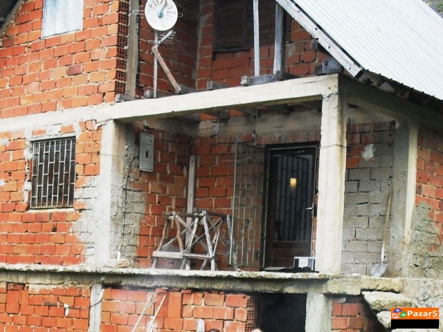 Se Prodava Vikendica Vo Gorna Belica