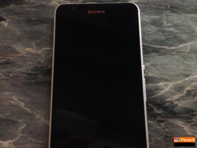 Продавам Sony Xperia E4g