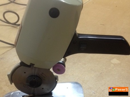 Се продава машина Yuki за кроење постава