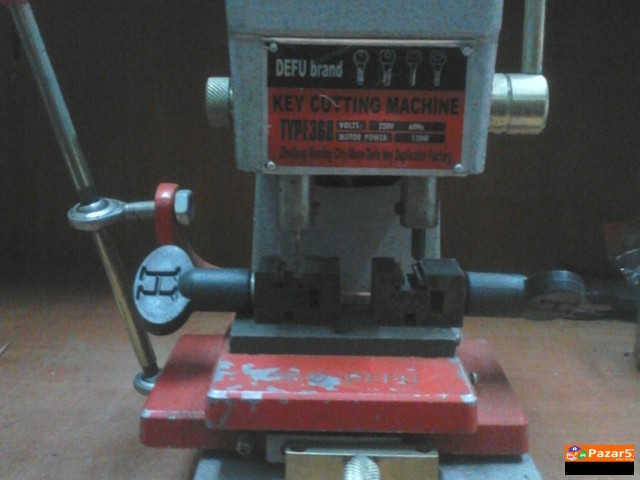 машини за изработка на клучеви