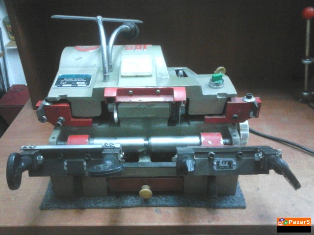 машини за изработка на клучеви