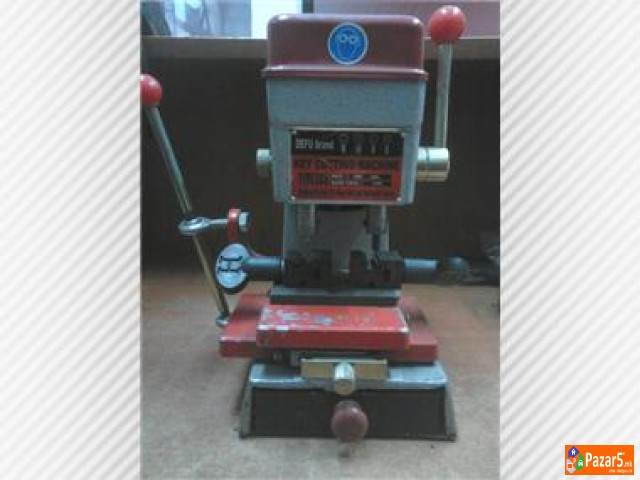 Машини за изработка на клучеви