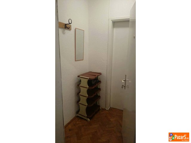 Се продава гарсоњера во населба сењак 3 