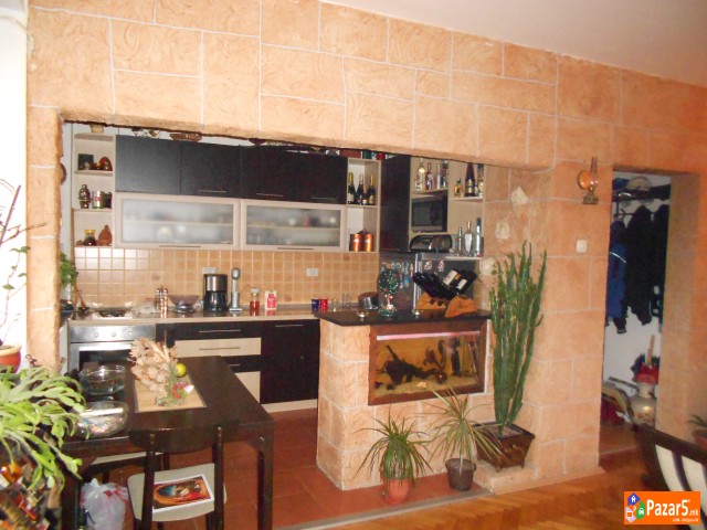 Реновиран стан