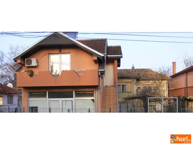  Dve Kuki Od 400m2 Vo Kumanovo