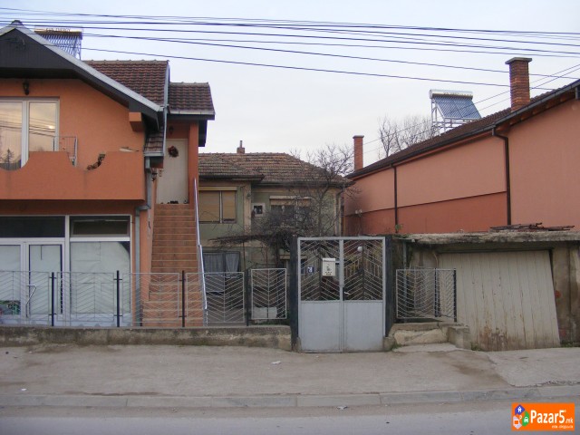  Dve Kuki Od 400m2 Vo Kumanovo