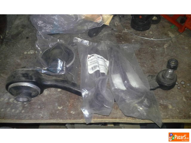 Delovi Mercedes C220 W203  2001g