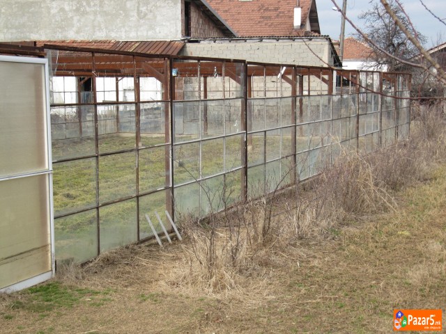 Продавам метална застаклена конструкција за оранже