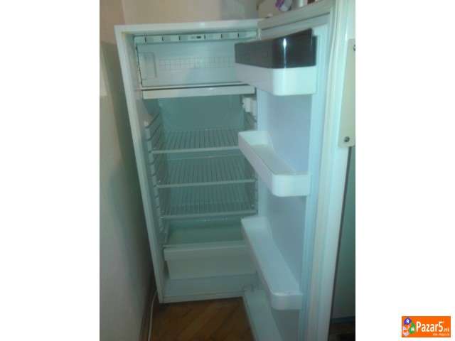 Се продава фрижидер