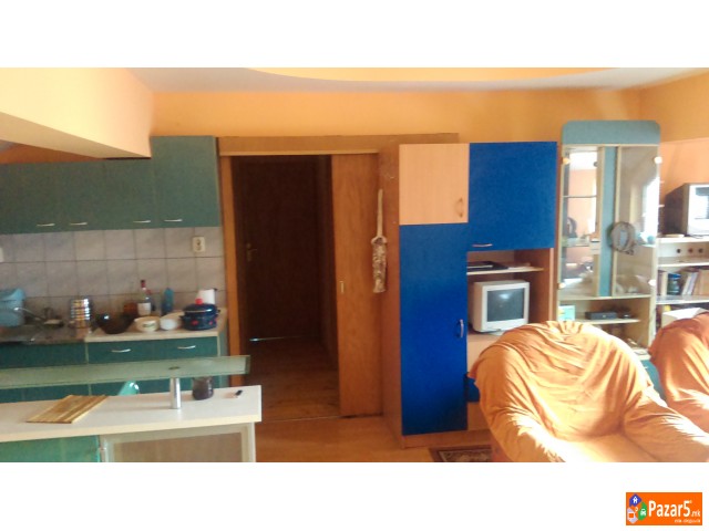 СЕ ИЗДАВА СПРАТ ОД КУЌА КОЗЛЕ/se Izdava Sprat Kozl