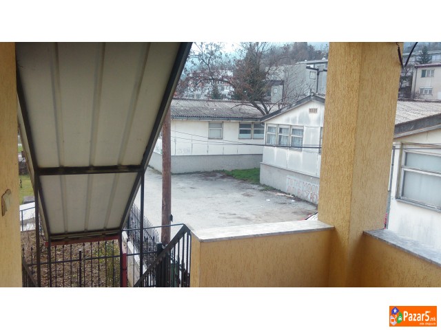 СЕ ИЗДАВА СПРАТ ОД КУЌА КОЗЛЕ/se Izdava Sprat Kozl