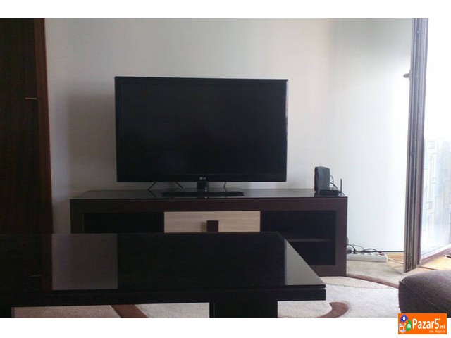 Se Izdava Novo Opremen Stan Centar