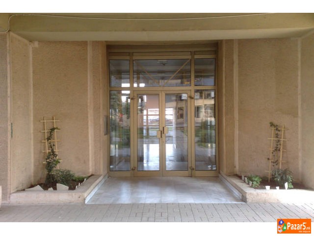 Se Izdava Novo Opremen Stan Centar