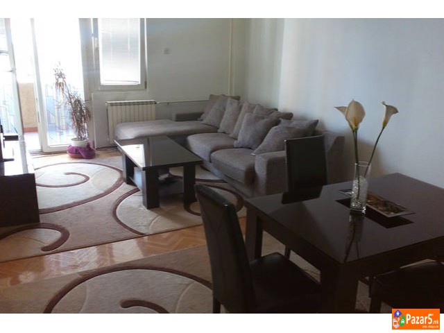 Se Izdava Novo Opremen Stan Centar