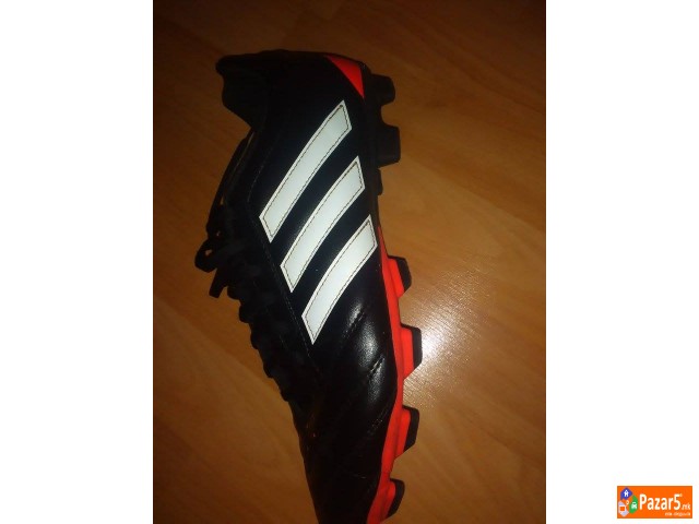 Продавам копачки Адидас (44 број)