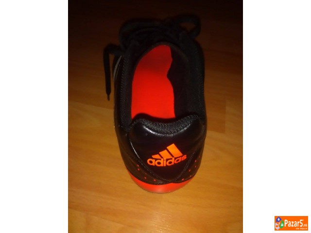 Продавам копачки Адидас (44 број)