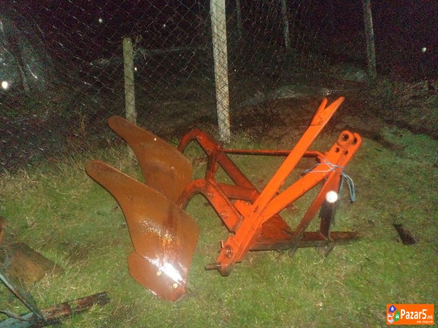 Плуг Двобразден тип 755 поместлив  