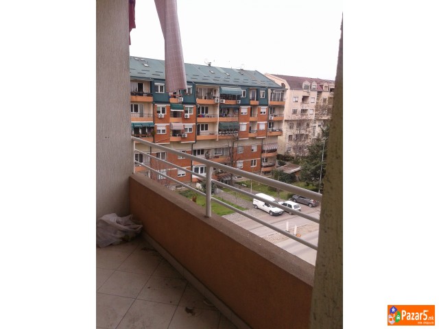 Се продава стан во Мичурин