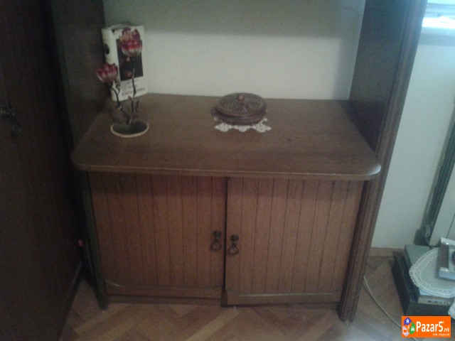 Плакари со трпезариска маса и 6 столици