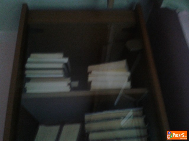 Плакари со трпезариска маса и 6 столици