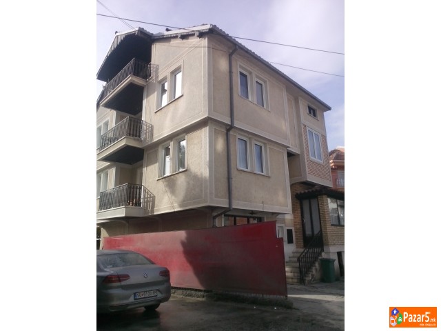 Prodavam Kuka Vo Centarot Na Struga