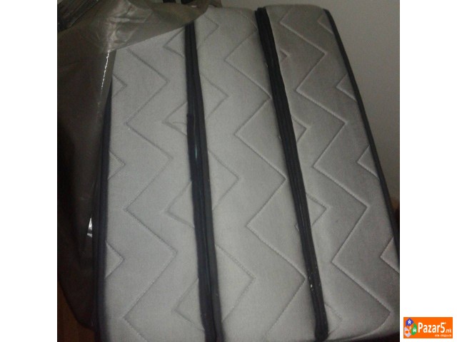 Prodavam Nov,ne Koristen  Dusek Na Rasklopuvanje